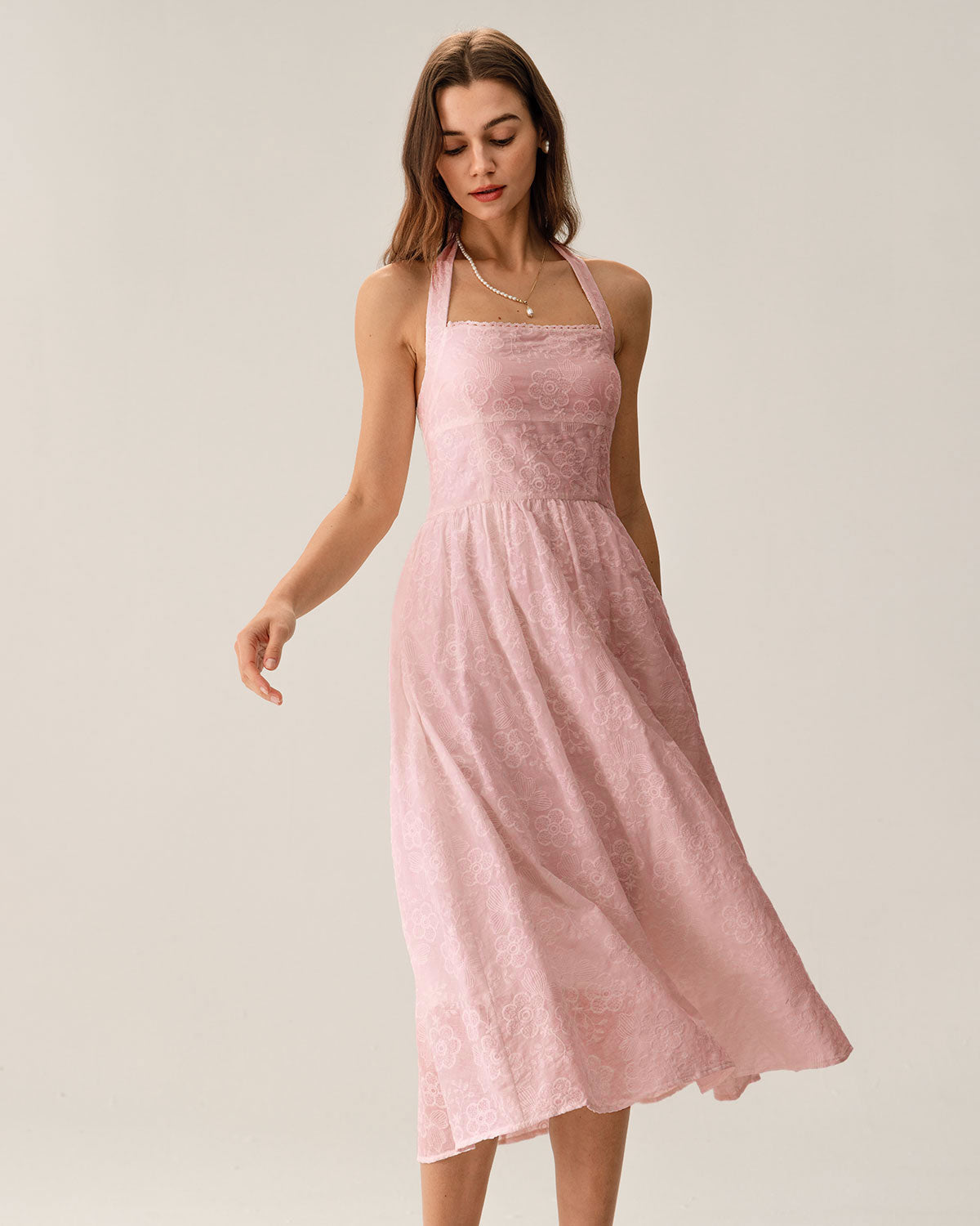 Pembe Nakışlı Askılı Midi Elbise
