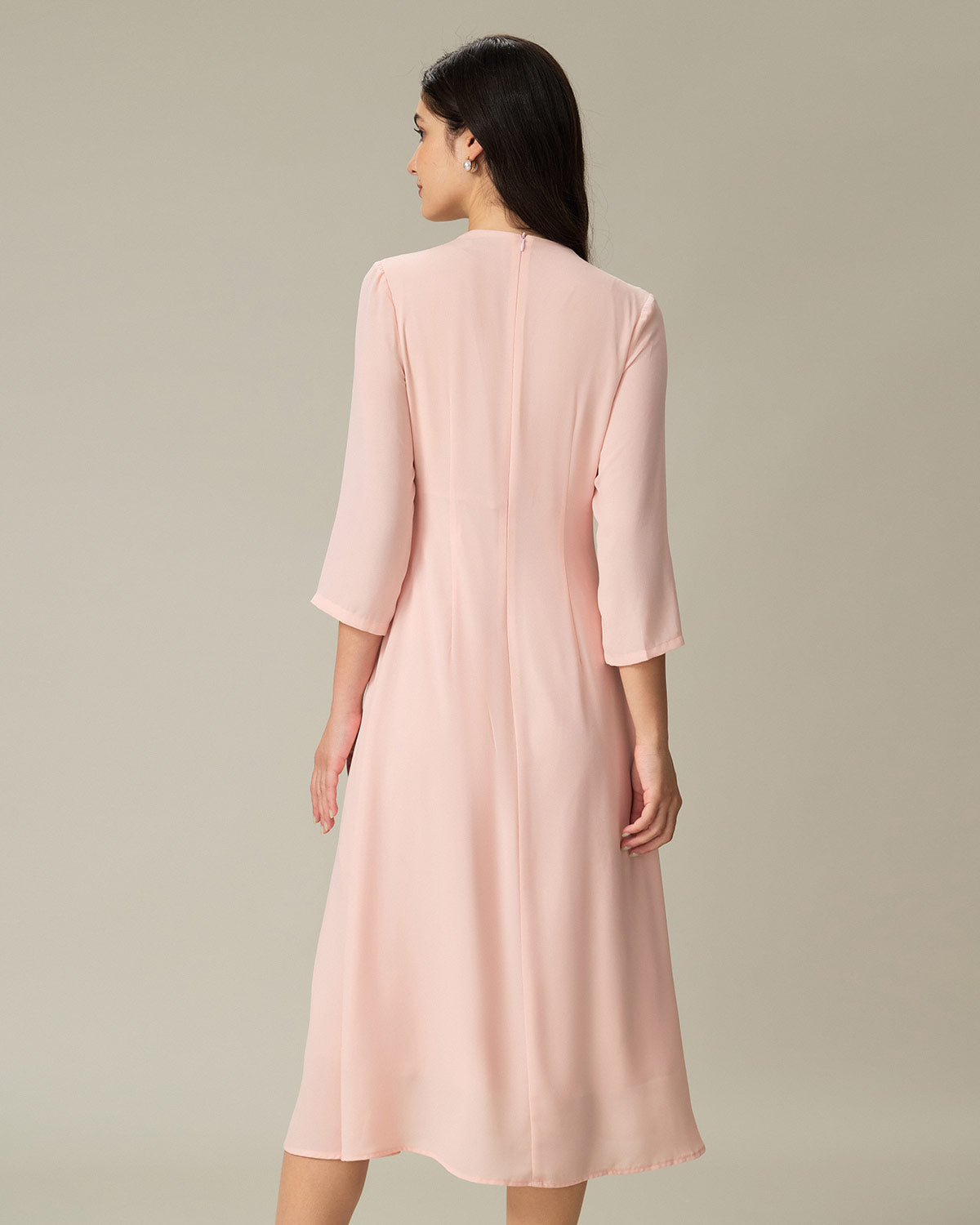 Pembe V Yaka Pileli Midi Elbise
