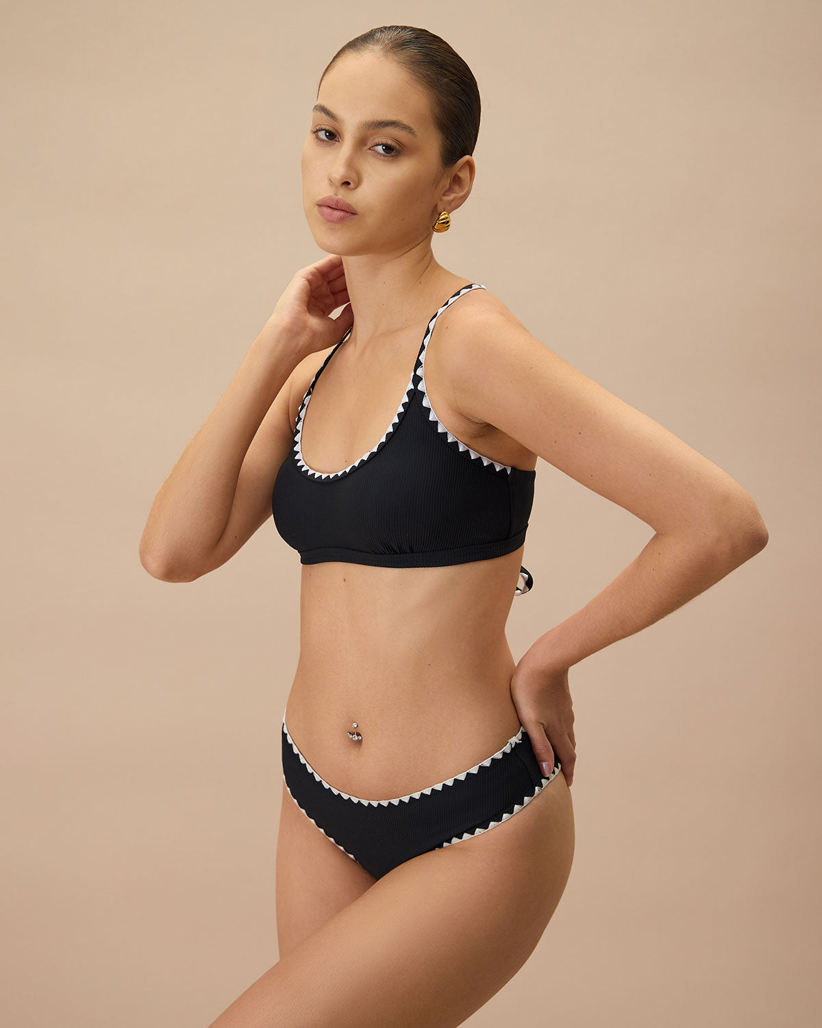 Siyah Kontrast Detaylı Ribana Bikini Üstü