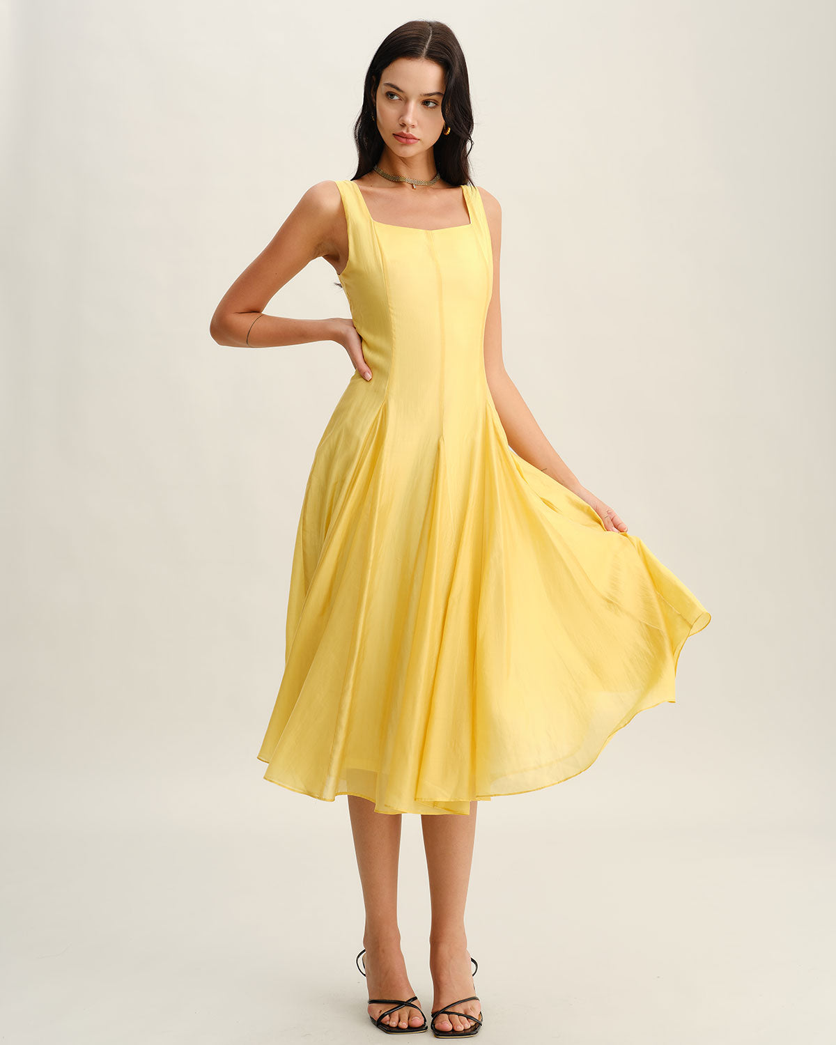 Sarı Kare Yaka Pileli Slip Midi Elbise